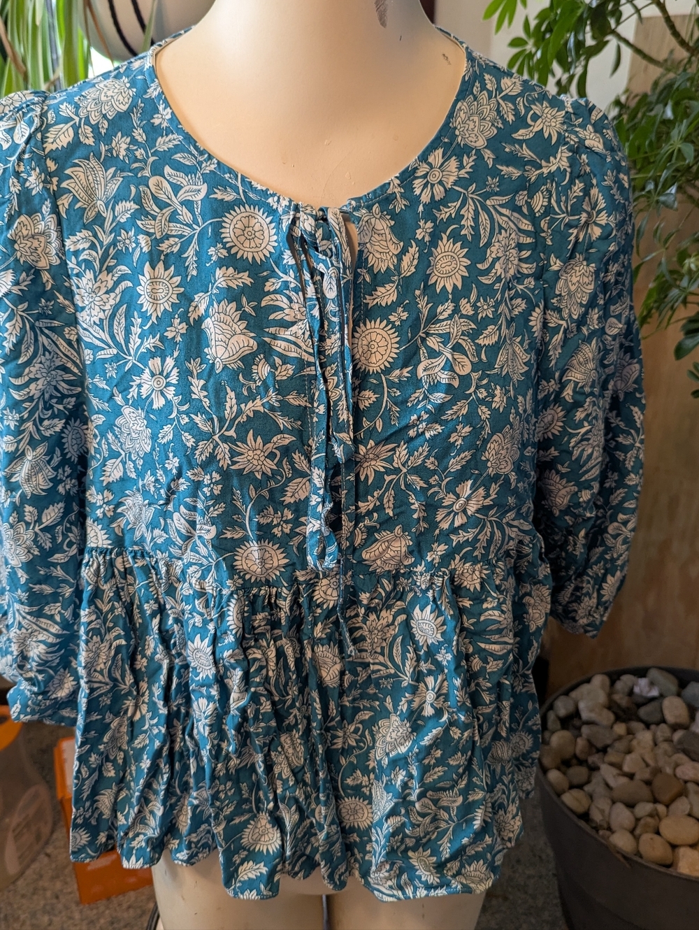 Women's Boho Rayon Tie Necked Cropped Gathered 3/4 Length Sleeves Sz 12 Or XL